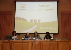 Cerca de medio centenar de alcaldes, técnicos municipales, empresarios y profesionales analizan la gestión de residuos en el ámbito local