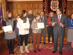 El Ayuntamiento convoca el Concurso de Escaparates Navideños que en 2015 cuenta por vez primera con un premio popular