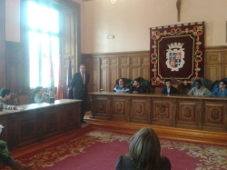 Integrantes de la Fundación ASPANIS visitan el Ayuntamiento de Palencia