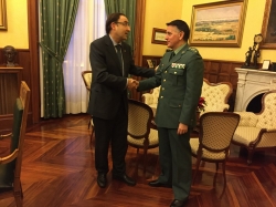 El Alcalde despidió al teniente coronel de la Guardia Civil que cambia de destino debido a su ascenso