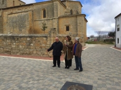 La presidenta de la Diputación visita los trabajos de pavimentación de la Plaza de la Iglesia de Melgar de Yuso