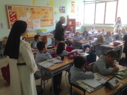 El delegado territorial felicita a los alumnos del Centro Educativo Santo Domingo de Guzmán