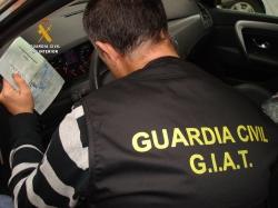 La Guardia Civil investiga a cuatro personas por un delito de falsedad documental