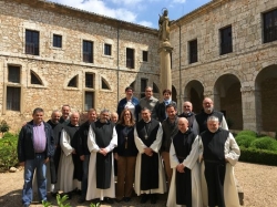 La presidenta de la Diputación, Ángeles Armisén, asistió ayer al tradicional aperitivo en el Monasterio de San Isidro