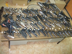 La Guardia Civil de Palencia ha procedido a la destrucción de 345 armas de fuego y 203 armas blancas