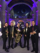 El grupo Quinmetal llega al patio del Palacio Provincial de la mando del ciclo cultural -Puestas de Solidaridad-