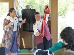 Las rutas teatralizadas por el Canal de Castilla reúnen durante la época estival a casi 500 visitantes