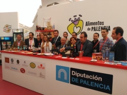 La presidenta de la Diputación apoya a los productores de Alimentos de Palencia presentes en el Concurso de Pinchos y Tapas de Valladolid