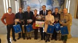 El Alcalde hizo entrega de los premios a los ganadores del concurso fotográfico 'Rincones de Palencia' 2016