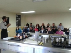Últimas Noticias Apoyo a la formación para la Hostelería y la Restauración La presidenta de la Diputación respalda la presencia de Alimentos de Palen