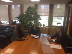 La presidenta de la Diputación presenta el proyecto del Golobar al secretario de Estado