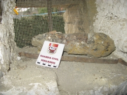 La Guardia Civil destruye una granada de mortero, localizada en una vivienda de la localidad de Vallejo de Orbó