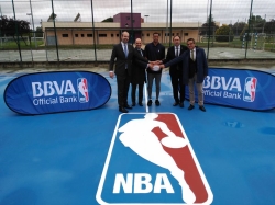El sello de la NBA brillará desde hoy en Palencia gracias a la iniciativa NBAforU Day, en la que colaboran BBVA y Ayuntamiento