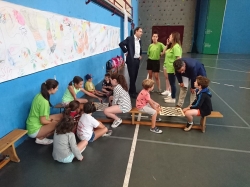 El Alcalde visitó a los niños que participan en el programa 'Pequejuegos y Minideportes' incluido dentro de la oferta de verano del PMD