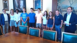 El Alcalde recibió a los integrantes del equipo cadete del Club Atletismo Puentecillas que logró siete medallas en los Campeonatos de España de la cat