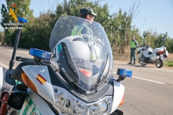La Guardia Civil de Palencia detiene a un conductor por circular con un vehículo sustraído y sin permiso de conducción.