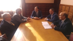 El nuevo gobernador del distrito 2201 del Rotary Club visita al Alcalde y le propone colaborar en sus proyectos solidarios