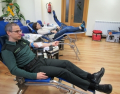 La Guardia Civil colabora donando sangre en la Comandancia de Palencia.