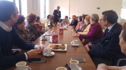 El Alcalde visita a los integrantes de la Asociación de Familiares de Enfermos de Alzheimer de Palencia