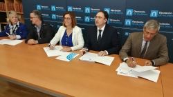 La Diputación llega a un acuerdo con el Ayuntamiento para que todos los habitantes de la provincia puedan utilizar las piscinas climatizadas