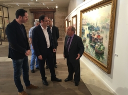 El Alcalde visita la exposición de Antonio de la Peña, dedicada a ‘toda una vida’