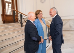 La presidenta de la Diputación pide al delegado del Gobierno la ejecución de 13 compromisos pendientes con la provincia.