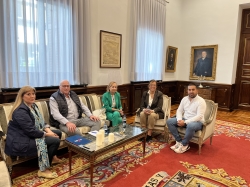 La presidenta de la Diputación, Ángeles Armisén, se reunoe con la nueva directiva de la Federación de Comercio Palentino (FECOPA)