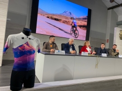 El Espigüete, motivo de un maillot de ciclista de diseño moderno y actual con el que la Diputación sigue fomentando la Montaña Palentina