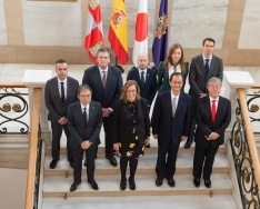La presidenta de la Diputación, Ángeles Armisén, recibe en el Palacio Provincial al embajador de Japón en España