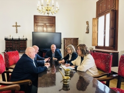 el Alcalde de Meneses de Campos se reúne con la Presidenta de la Diputación