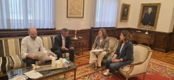 La presidenta de la Diputación presenta al alcalde de Monzón el proyecto de rehabilitación integral del Castillo