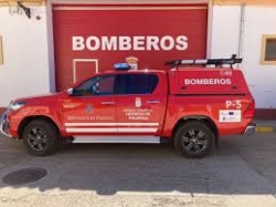 La presidenta de la Diputación recibe a los bomberos de la plantilla de la Institución