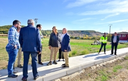 Las obras de construcción del carril bici en la carretera provincial PP- 2107 entre Cervera de Pisuerga y Arbejal avanzan a buen ritmo