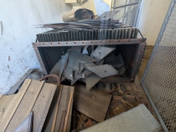 La Policía Local denuncia a dos personas por ocupar una antigua quesería