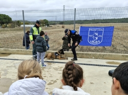 La UICAN de la Policía Local de Palencia se exhibe por primera vez en un centro educativo de la provincia
