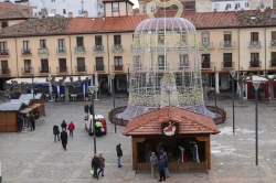 El Mercado Navideño llega a la Plaza Mayor con quince puestos artesanos, batukadas, cuentacuentos, talleres infantiles y sorteos