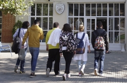 La Diputación reparte 100.000 euros entre 171 jóvenes estudiantes del medio rural para ayudarles a aminorar los gastos de transporte y residencia