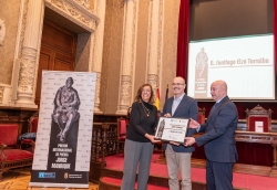 Santiago Elso Torralba recibe el galardón del IX Premio Internacional de Poesía ‘Jorge Manrique’