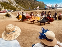 Las subvenciones para apoyar a 82 ayuntamientos en la contratación de actuaciones o impartición de clases relacionadas con el folclore son 37.704,80€