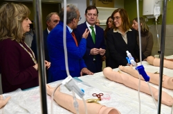 El presidente de la Junta respalda la apuesta de la Diputación de Palencia por la modernización docente de la Escuela de Enfermería