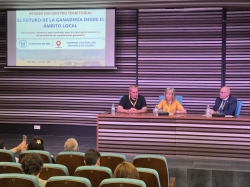 La vicepresienta de la Diputación defiende en Cáceres una estrategia integral para fijar población y fortalecer el sector ganadero en el medio rural