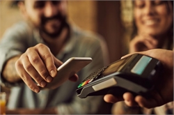 Bizum, tarjeta o transferencia inmediata: con qué pagamos el ocio digital