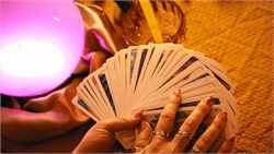 Del horóscopo de las revistas al zodiaco a la carta: así ha cambiado la astrología como entretenimiento