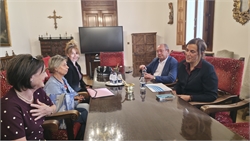 La presidenta de la Diputación de Palencia estudia con la alcaldesa de Autilla del Pino nuevas mejoras para la localidad