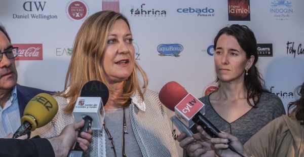 La XVIII Pasarela de la Moda de Castilla y León se clausura con la entrega del Premio al Mejor Diseñador Novel a la creadora Ana María Salvador