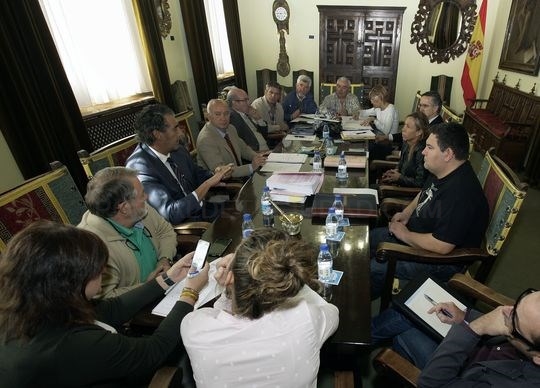 La Comisión de Cultura de la Diputación da cuenta a los grupos políticos del procedimiento que se sigue sobre el Cine Amor