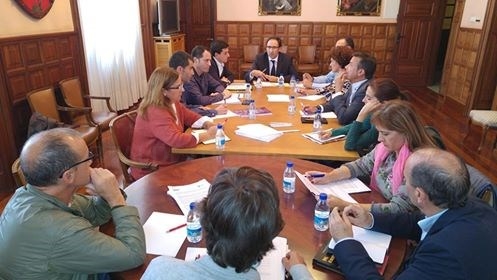 Equipo de Gobierno, partidos de la oposición, patronal, sindicatos y universidad constituyeron hoy la Mesa Local por el Empleo