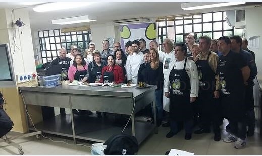 Los cocineros del taller-laboratorio de Arzak, Xabier Gutiérrez y Mikel Sorazu, acercar esta tarde la cocina de autor a una treintena de profesionales