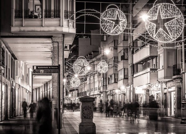 'Navidad en la Calle Mayor' de José María Molina Sánchez se alzó con el primer premio del concurso Rincones de Palencia 2015