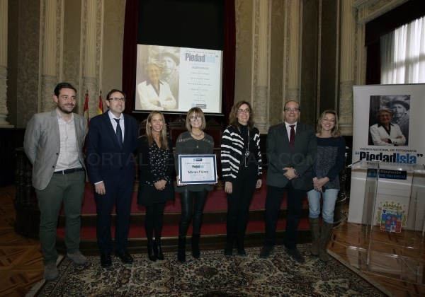 La fotoperiodista Marisa Flórez recogió en Palencia el VI Premio Nacional Piedad Isla